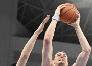 1xBit体育视频-大卫-詹姆斯表现出色，成为球队得分王