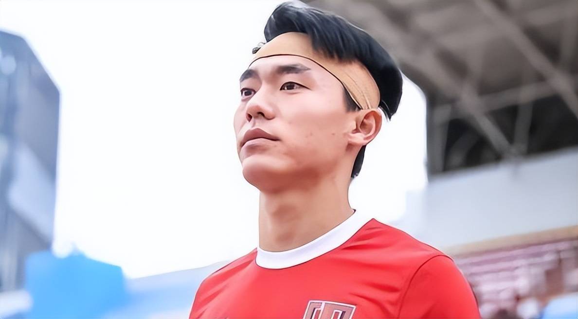 包含河床冲击冠军，锋线磨合进入关键期的词条