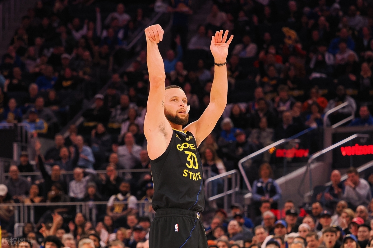 库里命中绝杀三分球,率队击败篮网 库里命中绝杀三分球,率队击败篮网