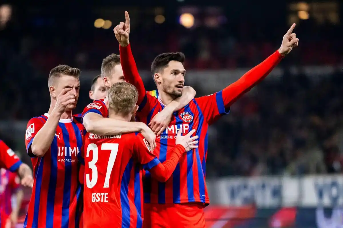 霍芬海姆客场胜出,扩大积分差距的简单介绍 霍芬海姆客场胜出,扩大积分差距的简单介绍