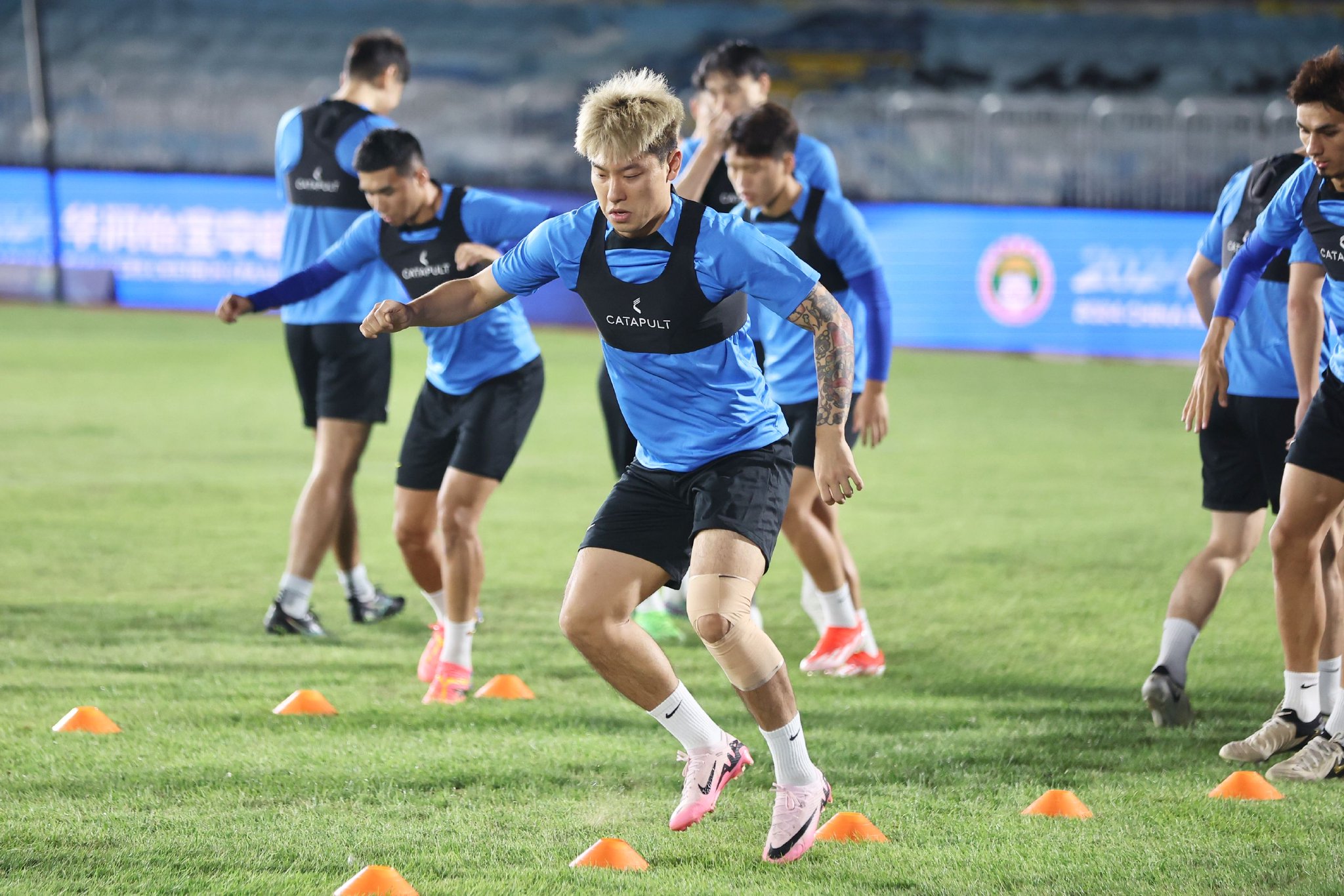 中超联赛球员表现不俗,技术娴熟 中超联赛球员表现不俗,技术娴熟