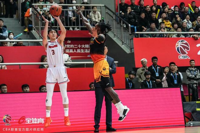 三分雨停不了虎队，湖人受困老兵遇危的简单介绍