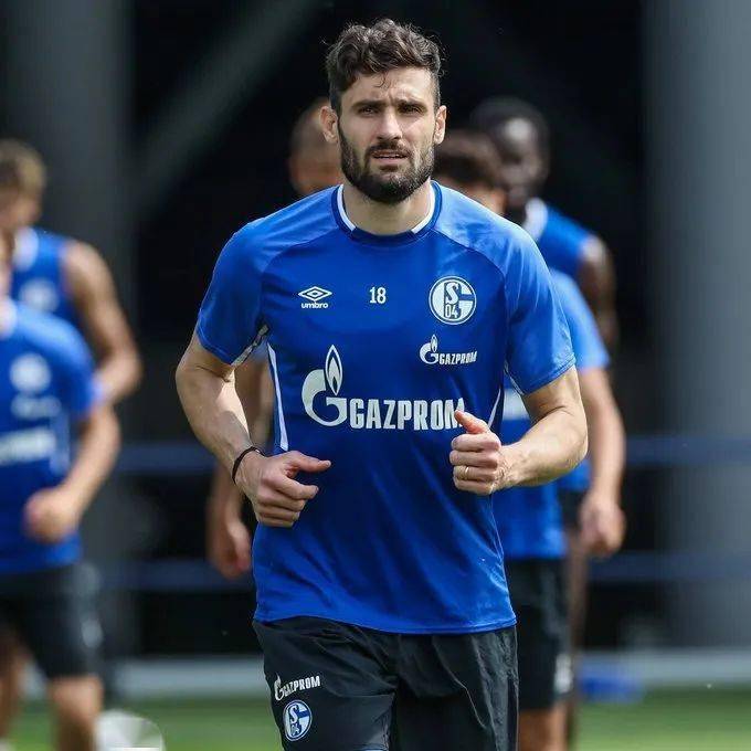 包含客场作战:沙尔克遭遇困境,需调整状态的词条 包含客场作战:沙尔克遭遇困境,需调整状态的词条