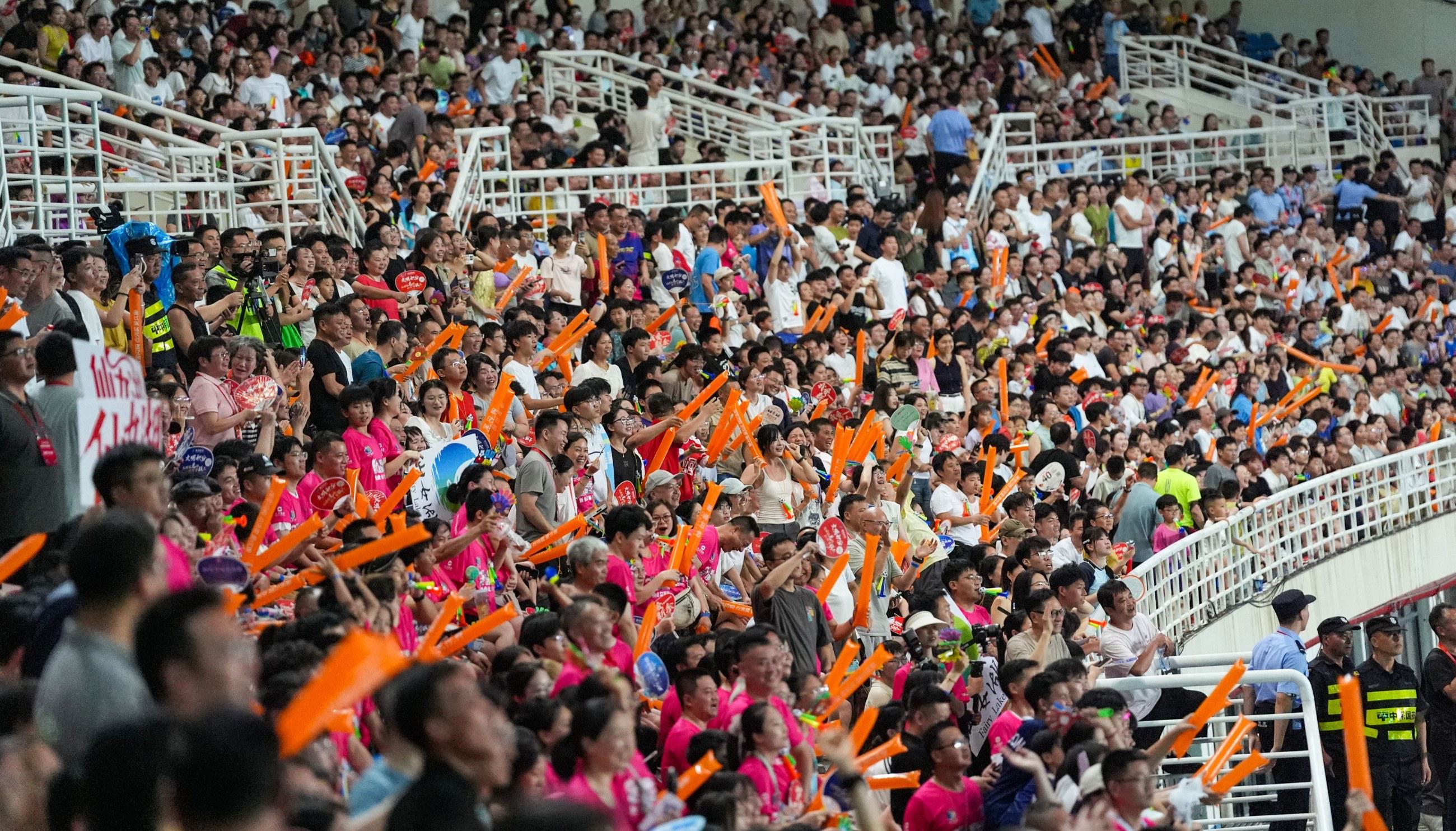 足球比赛中的扣人心弦时刻瞬间爆发 足球比赛中的扣人心弦时刻瞬间爆发