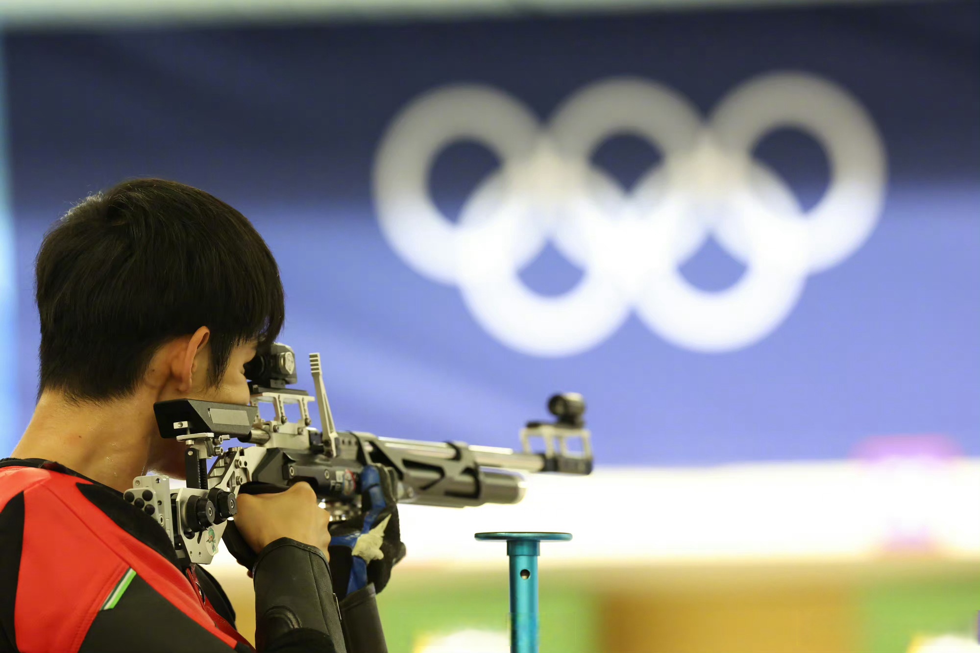 法国选手创造射击比赛新纪录