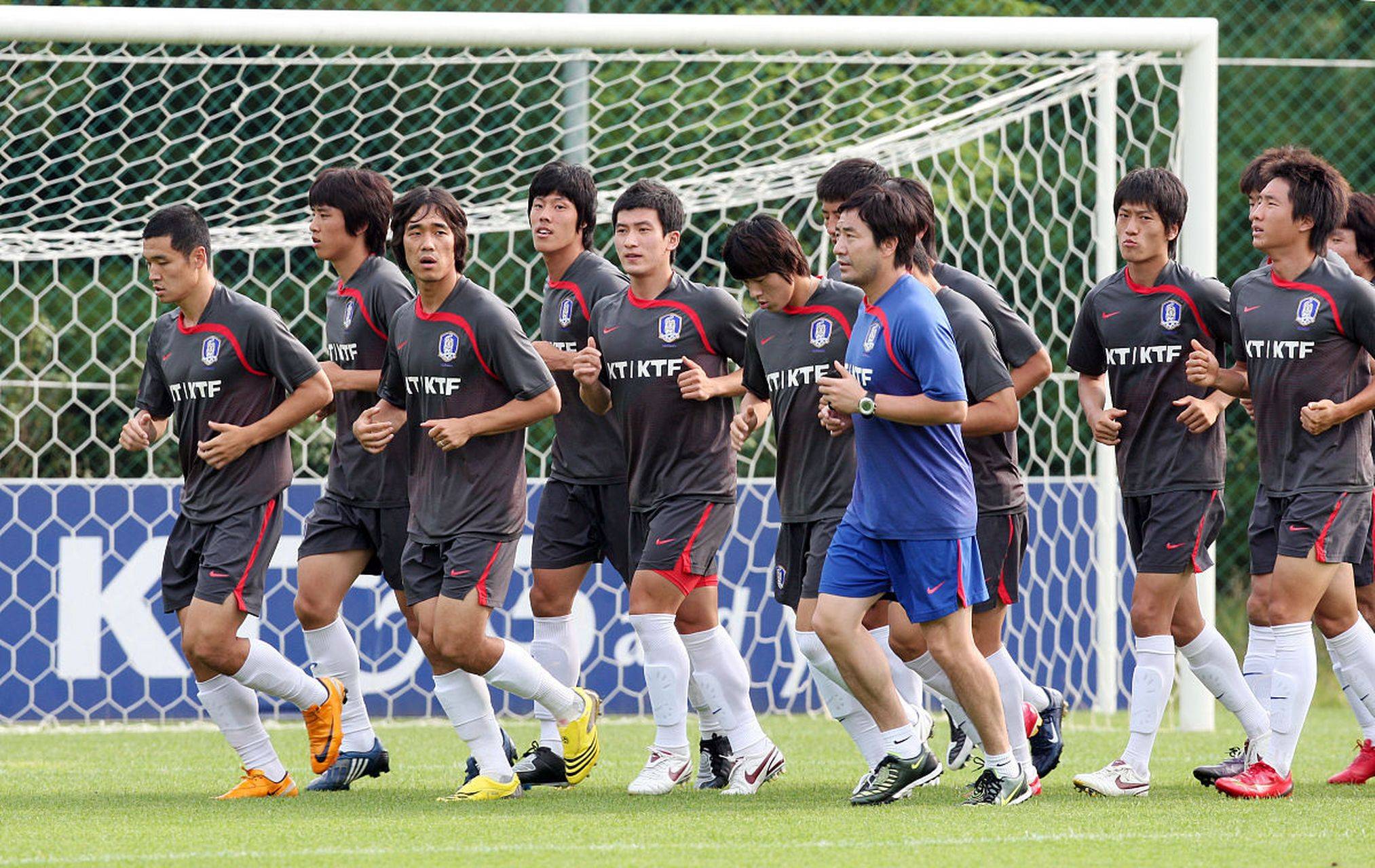 包含足坛最新消息:东亚球队备战下场比赛的词条 包含足坛最新消息:东亚球队备战下场比赛的词条