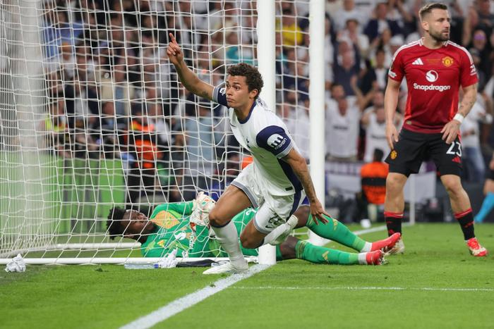 关于瓦伦西亚逆转热刺,成功晋级欧洲足球联赛半决赛的信息 关于瓦伦西亚逆转热刺,成功晋级欧洲足球联赛半决赛的信息