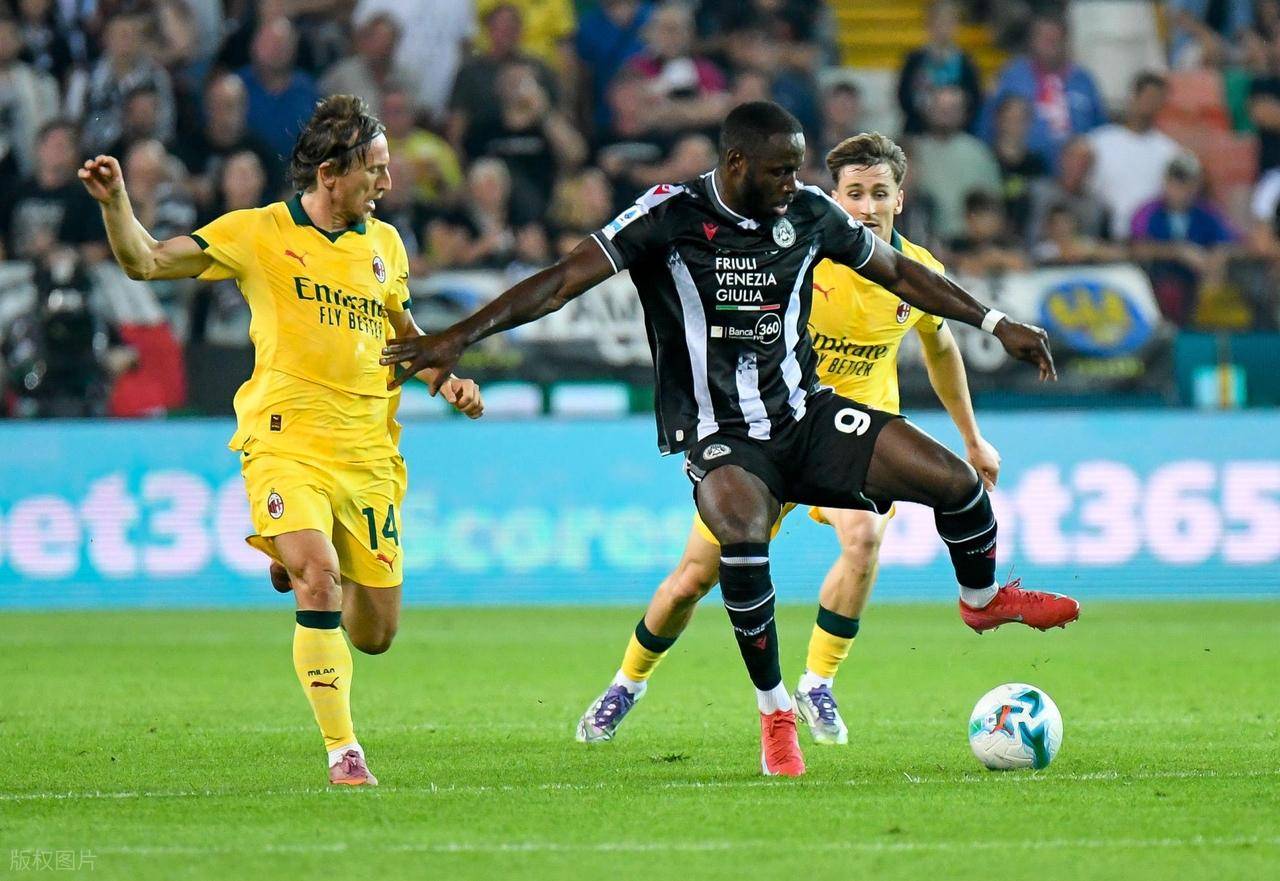 关于AC米兰逆袭击败乌迪内斯，豪取三分的信息