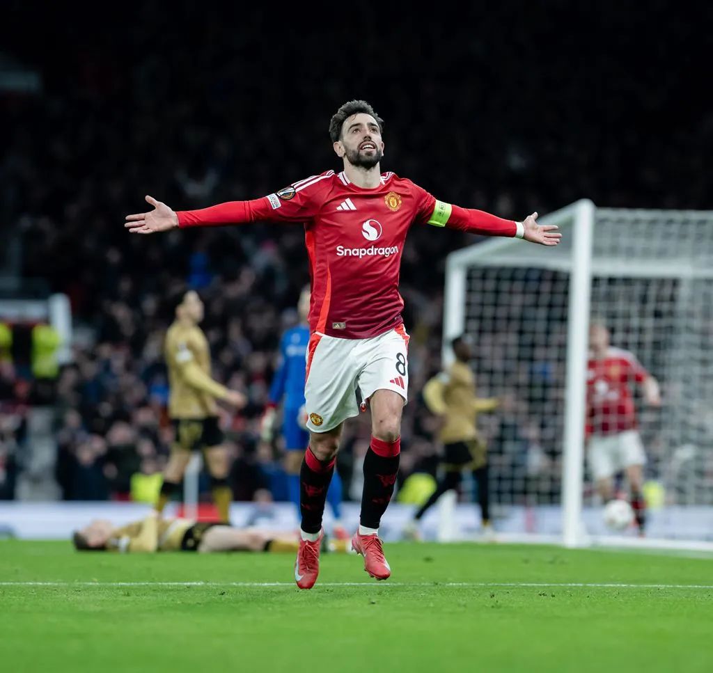 曼联逆转胜利,领跑者震惊全场 曼联逆转胜利,领跑者震惊全场