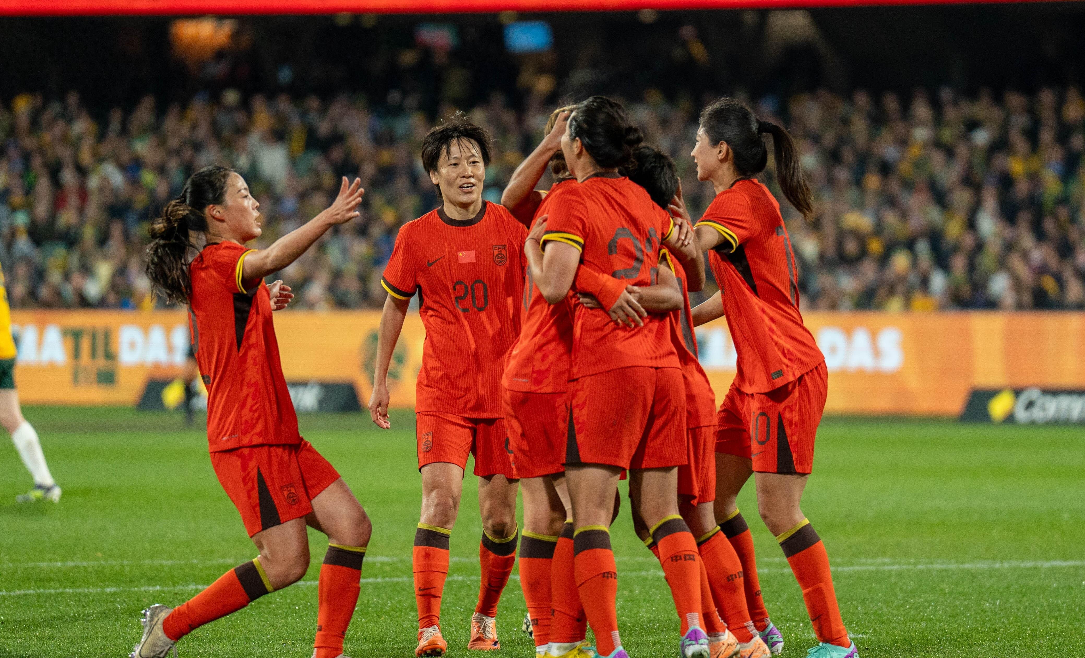 奋勇突围：女足新秀登顶联赛巅峰