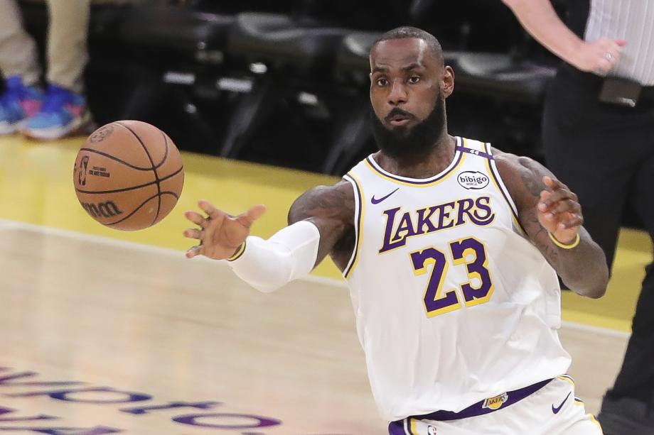 湖人大胜灰熊,浓眉抢眼表现! 湖人大胜灰熊,浓眉抢眼表现!