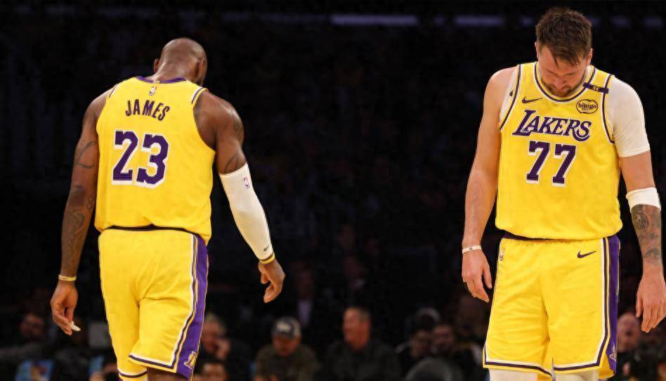 关于湖人惨败开拓者，詹姆斯大三双遭质疑的信息