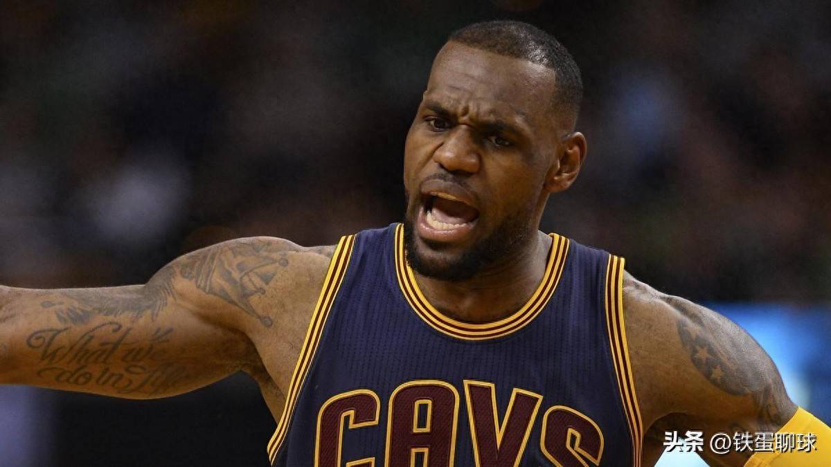 湖人惨败独行侠，詹姆斯表现低迷难以逆转