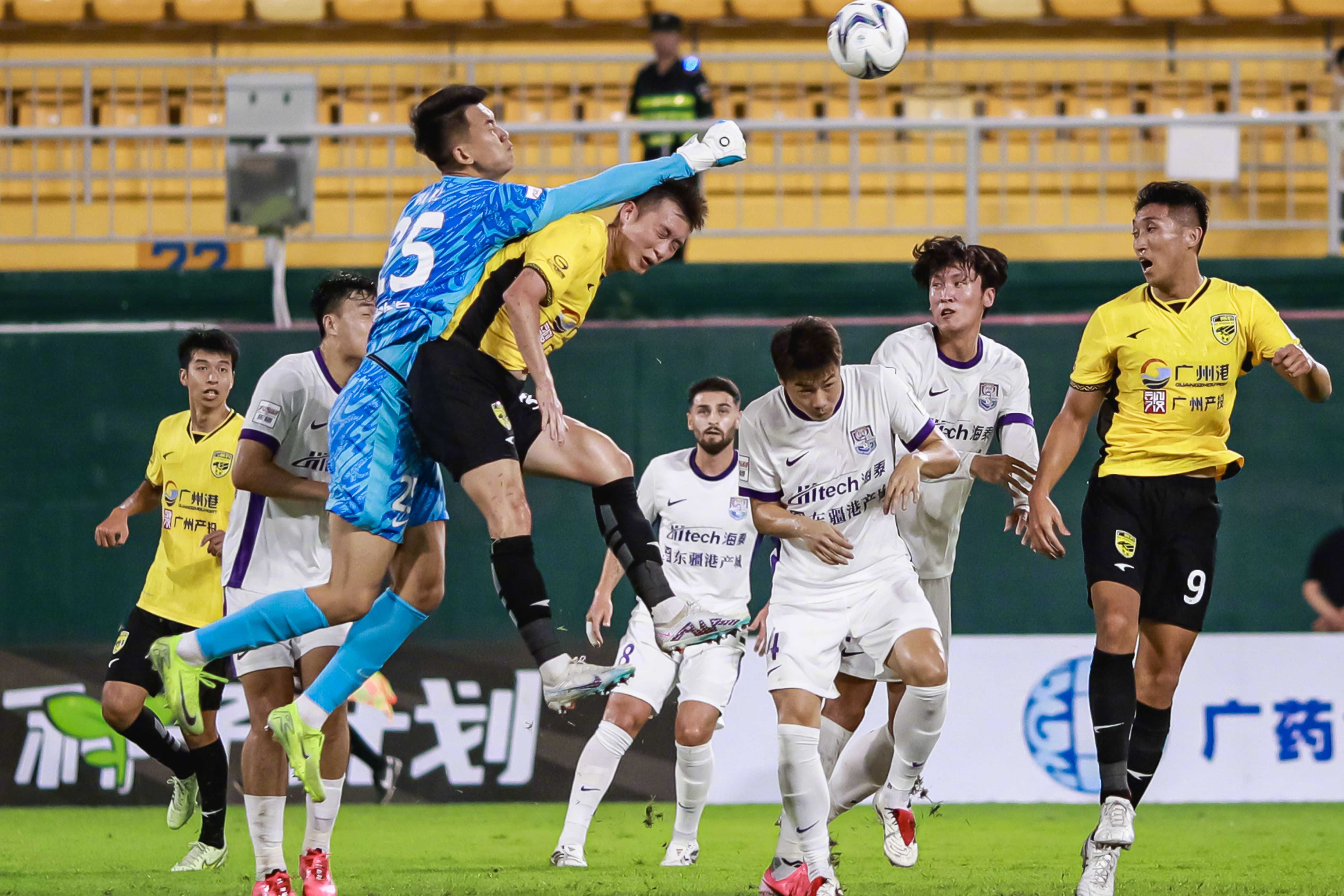 泰达对阵国安——强队交锋谁能脱颖而出