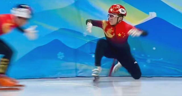 决胜巅峰：帆板赛场决赛选手高升争金的简单介绍